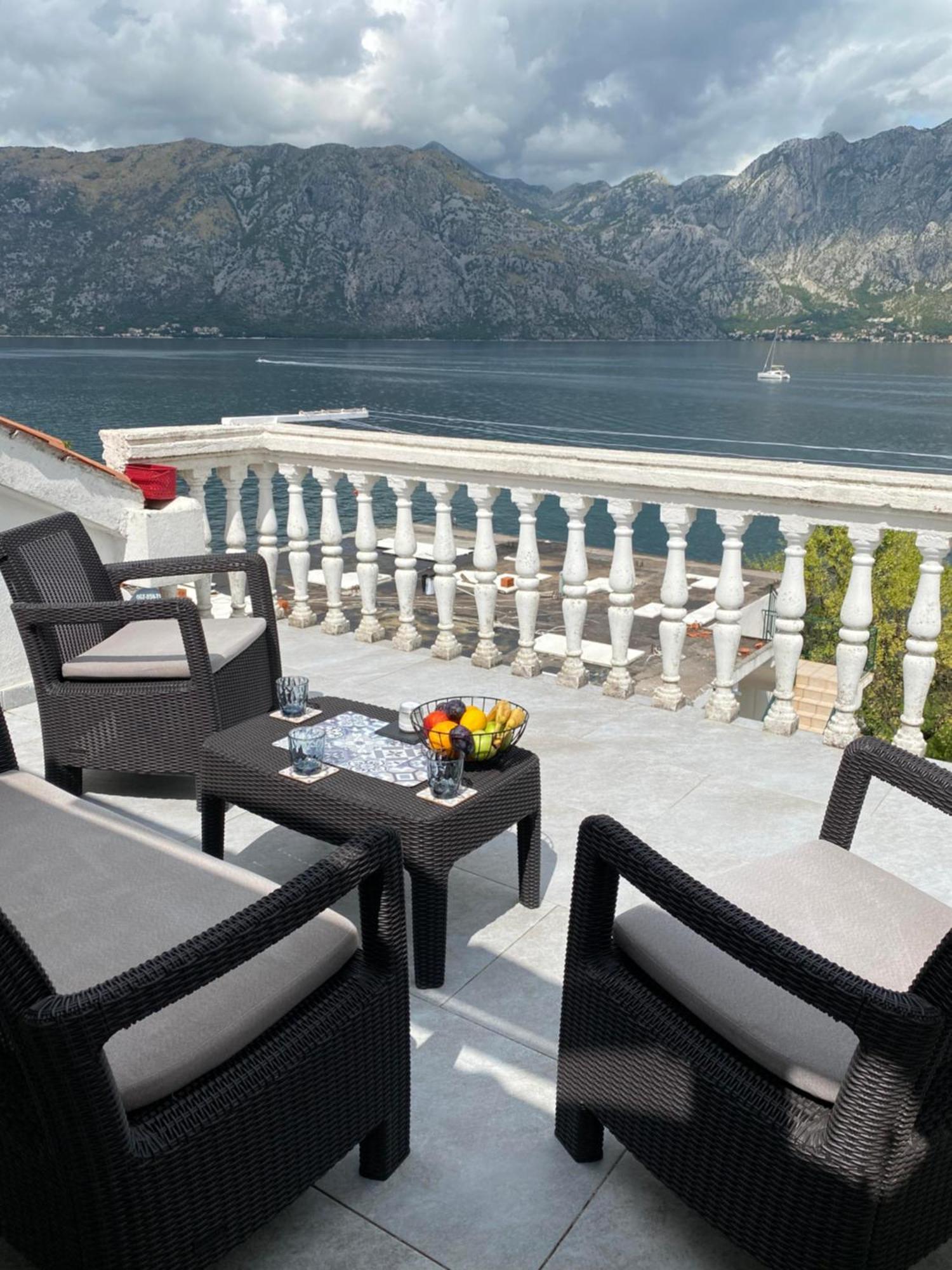 Lux Boka Sea View Apartment Cattaro Esterno foto