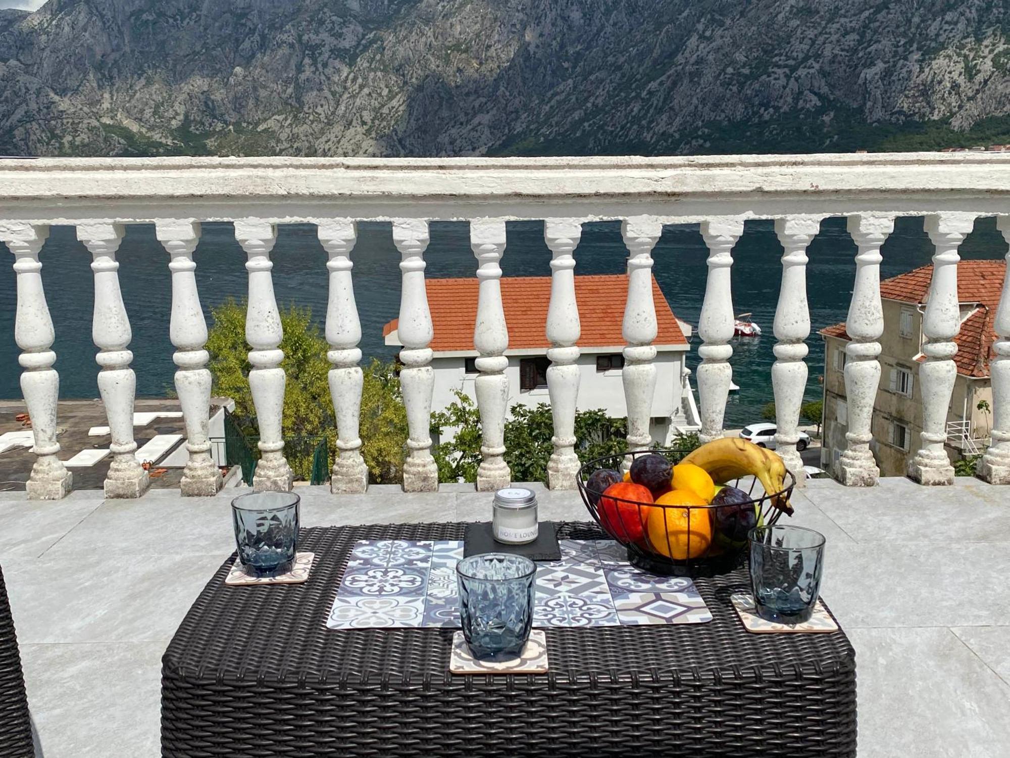 Lux Boka Sea View Apartment Cattaro Esterno foto
