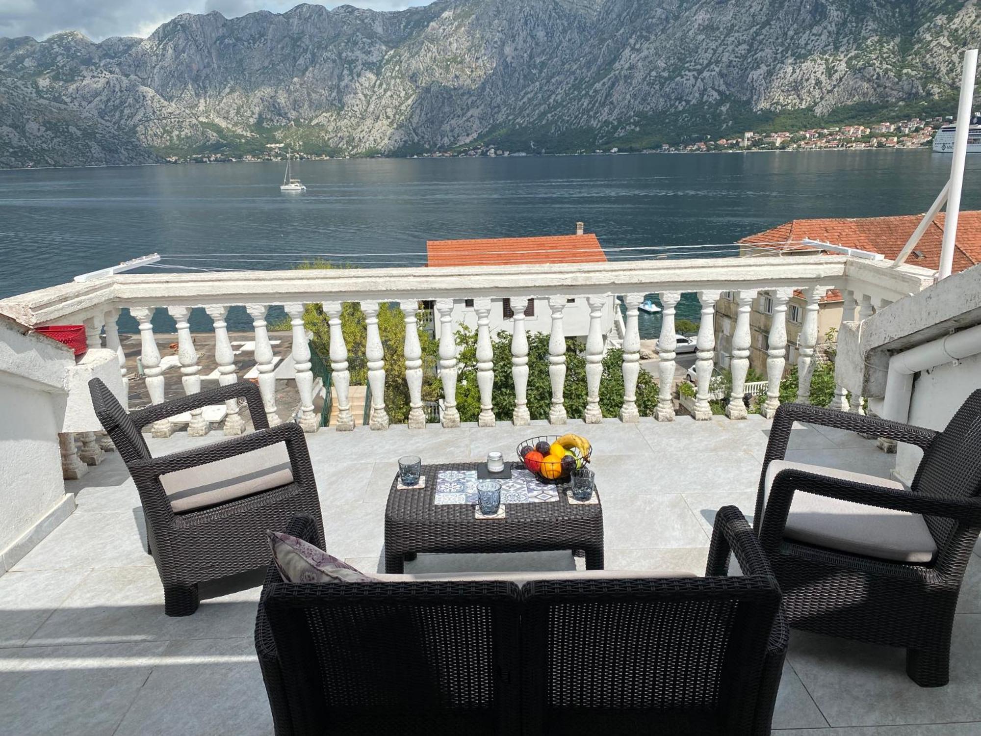 Lux Boka Sea View Apartment Cattaro Esterno foto